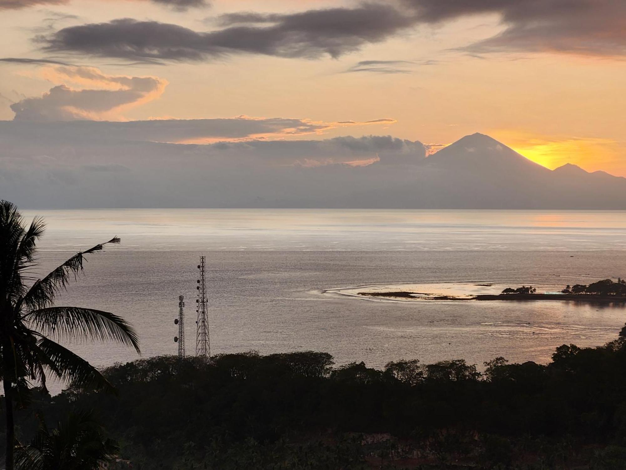 Villa Umbrella Lombok Сенгиги Екстериор снимка